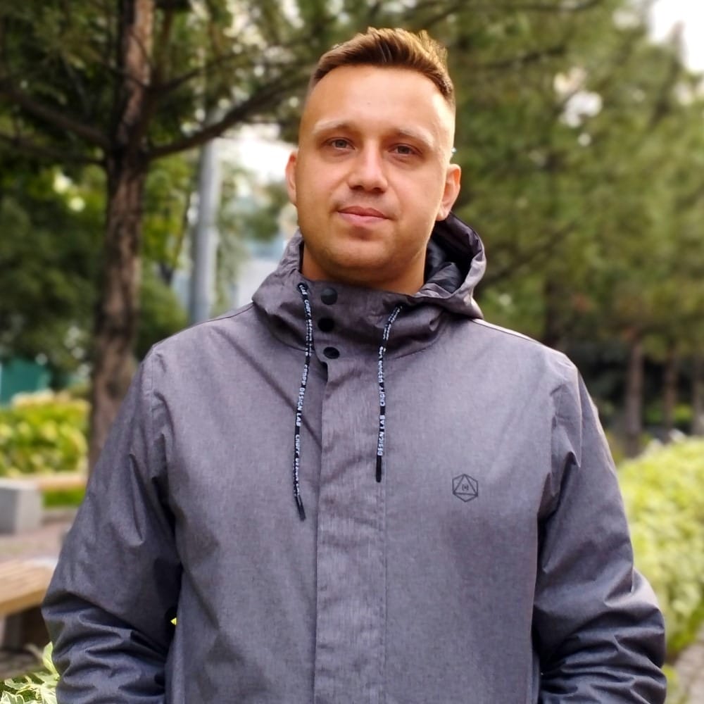 Денис Никанов